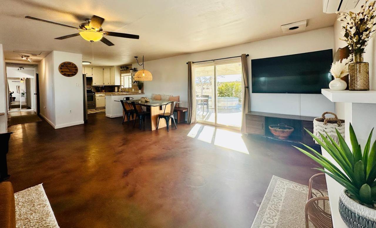 Ravens Nest Ranch, Fire Pit , Views, Near Jt Park! Villa Джошуа Три Екстериор снимка